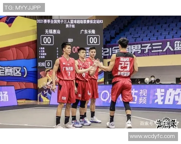 北京篮球队在城市联赛中以62分稳居积分榜首位展现强劲实力 北京篮球队在城市联赛中以62分稳居积分榜首位展现强劲实力