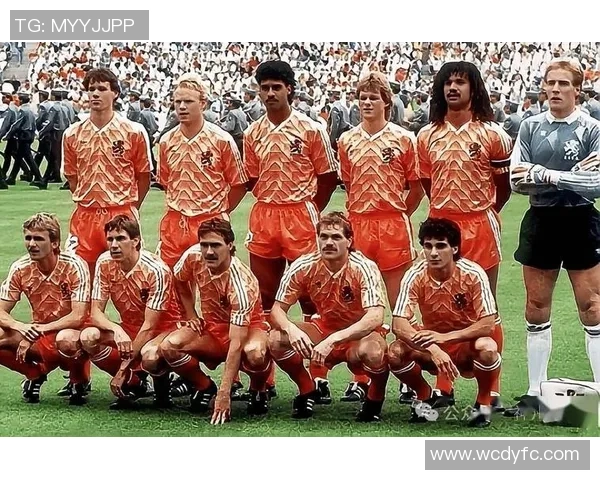 荷兰足球明星盘点:从古典到现代的传奇球员与他们的辉煌成就 荷兰足球明星盘点:从古典到现代的传奇球员与他们的辉煌成就