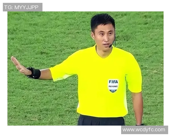 马宁执法引发争议足球明星判罚背后的故事与影响分析 马宁执法引发争议足球明星判罚背后的故事与影响分析